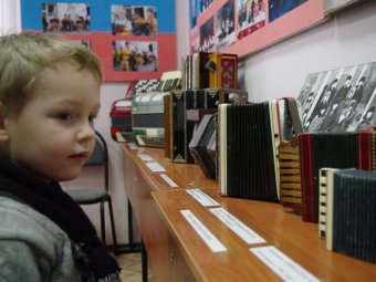 Валерий Радаев пообещал коллекционеру помочь в создании музея «Саратовская гармоника»