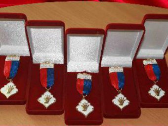 «Ордена ладошки» в этом году получат кардиолог Лео Бокерия, силач Вячеслав Максюта и олимпиец Сергей Улегин