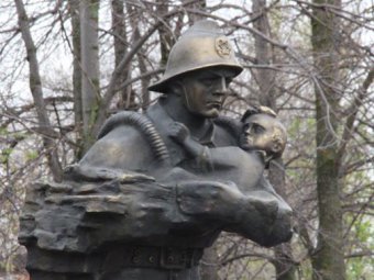 В парке Победы открыт памятник погибшим пожарным и спасателям 