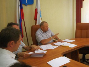 Александр Буренин попросил облдуму освободить саратовские муниципальные учреждения от налога на имущество