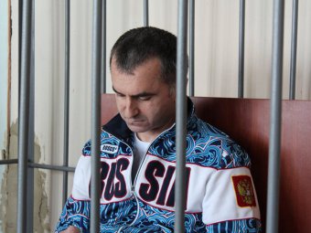 Судья Игорь Дюжаков возобновил судебное следствие по делу Магомеда Илиева, не завершив реплики сторон