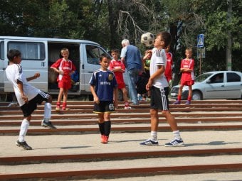 Футболисты из Саратовского района не смогли одолеть соперников из области