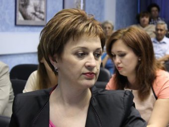 Лариса Колязина и минфин ищут на зарплаты соцработников 40 миллионов рублей