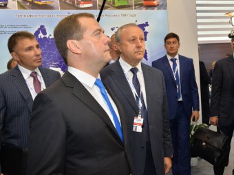 Премьер-министр Дмитрий Медведев оценил стенд Саратовской области на инвестиционном форуме в Сочи