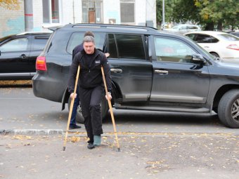 Суд отклонил просьбу Прокопенко о переносе заседания на неделю из-за перелома ноги