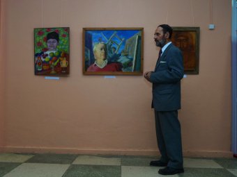 Стены ДК «Звезда» украсили портреты известных саратовцев