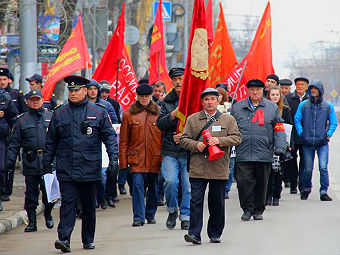 Коммунисты России на митинге в Саратове назвали Путина «сдерживающим фактором» мировой буржуазии
