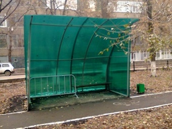 На улице Астраханской установили велопарковку