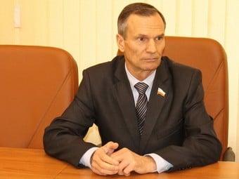 Депутат предложил сделать вынос знамени Победы по праздникам обязательным