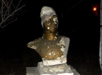 Саратовские комсомольцы просят Олега Грищенко восстановить памятники героям войны