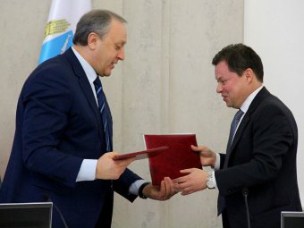 Радаев подписал соглашение о сотрудничестве с банком ради «благоприятного инвестиционного климата»