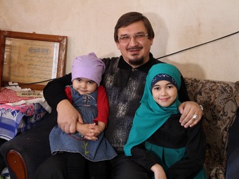 Глава саратовских мусульман поблагодарил десятилетнюю девочку, спасшую двоих детей