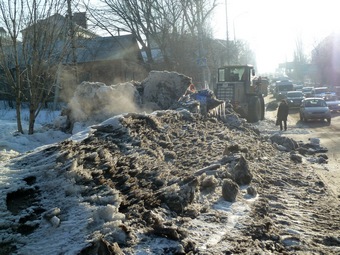 Ночью от наледи почистят три улицы в центре Саратова