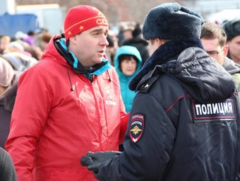 Полицейские заинтересовались активистами КПРФ после акции протеста на заседании Саратовской гордумы
