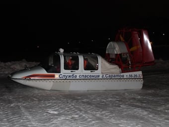 В Энгельсе ночью водолазы достали из-подо льда тело рыбака