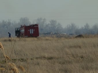 В Энгельсе горел крупный склад и сельский дом