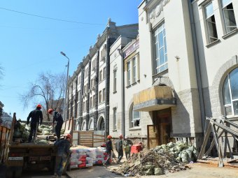 Комитет капстроительства потратит 100 миллионов рублей, чтобы отреставрировать старое здание ТЮЗа к 15 октября
