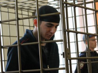 Суд согласился оставить Али Назирова наедине с адвокатом
