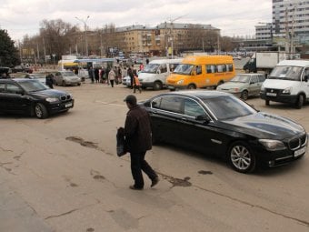 На ремонт «губернаторских» иномарок повторно потратят почти 100 тысяч рублей
