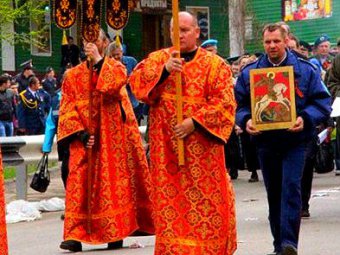 Завтра в Саратове пройдет Крестный ход в честь юбилея Победы и Дня российской армии