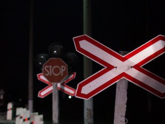 В Энгельсе на ночь частично перекрывают железнодорожный переезд