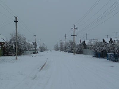 Чиновник районной администрации на просьбу жителя убрать снег зимой ответил в апреле