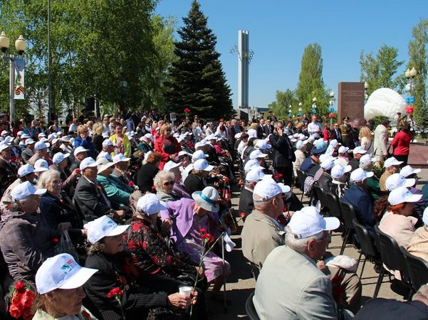 День Победы. Десять тысяч саратовцев прибыли на празднования в Парк Победы