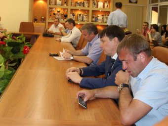 Сотрудникам облминстроя предложили переехать за «Стрелку»