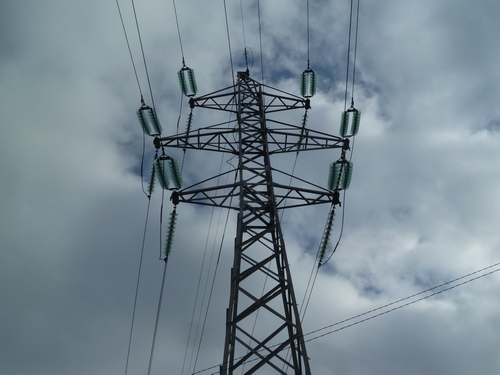 В Энгельсском районе падение опоры линии электропередачи оставило без света 3,5 тысячи человек