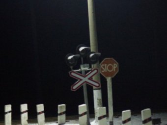 На ночь перекрывается железнодорожный переезд на Песчано-Уметском тракте