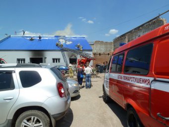 В сгоревшей вчера СТО у «Инмарта» стояли «Ягуар», «Опель» и «семерка»