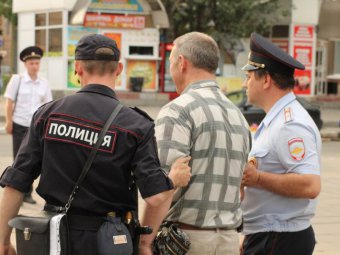 Саратовца, выразившего поддержку пикету оппозиционера, задержала полиция