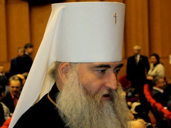 Митрополит наказал священника, расплескавшего причастие