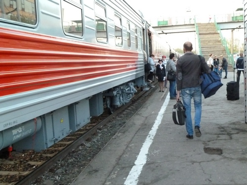 Саратовец украл телефон и портмоне у пассажира поезда Волгоград - Нижневартовск