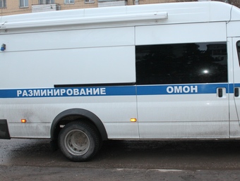Полицейские перекрыли улицу в центре Саратова из-за сообщения о подозрительной сумке