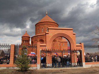 В Саратове рядом с аэропортом появилась Армянская площадь