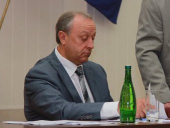 Губернатор попросил чиновников «увязывать с реальной жизнью» маршруты эвакуации автотранспорта