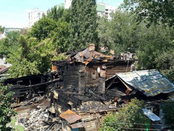 Жители ветхих домов в центре Саратова написали Владимиру Путину о поджогах