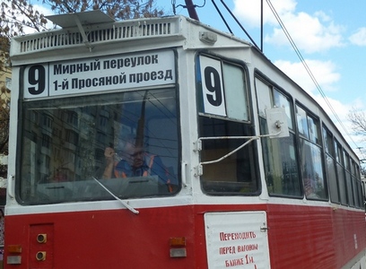 На Политехнической у трамвая загорелся двигатель