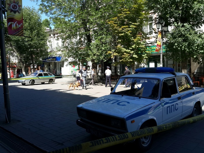 Из-за бесхозного рюкзака полиция перекрыла проспект Кирова