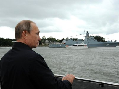 Владимир Путин опустился на дно моря в Крыму