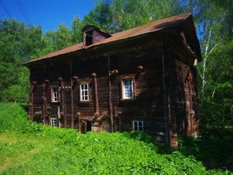 Губернатор пожертвовал 40 тысяч рублей на восстановление водяной мельницы в селе Лох