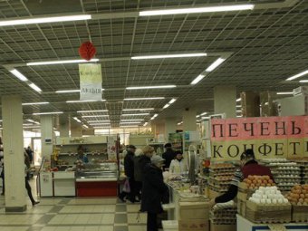 В Пристанном рецидивист заставил местного жителя купить для него продукты и спиртное