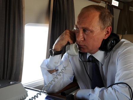 Владимир Путин пообещал не запрещать продажу в России импортных лекарств