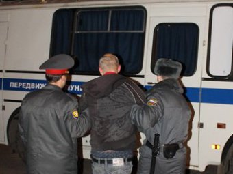 Избивший полицейского энгельсский дебошир отправится в колонию строгого режима
