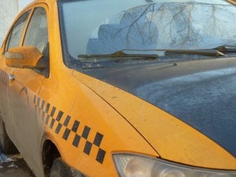 Саратовские таксисты-«нелегалы» попытались применить насилие к полицейским и общественникам