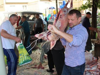 В Курбан-байрам саратовские мусульмане раздали 60 тонн мяса. Фото 