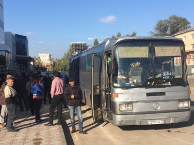 На подъезде к Саратову задержали 60 нелегалов из Узбекистана