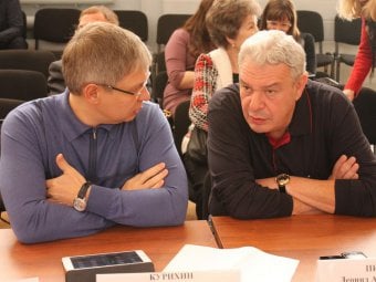 Депутаты Писной и Курихин задумались над инвестициями в шекели