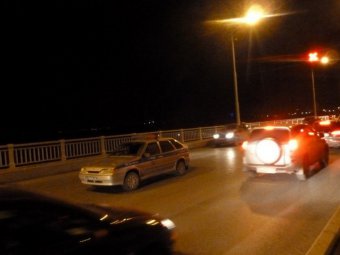 В массовой аварии на мосту Саратов-Энгельс пострадал водитель иномарки